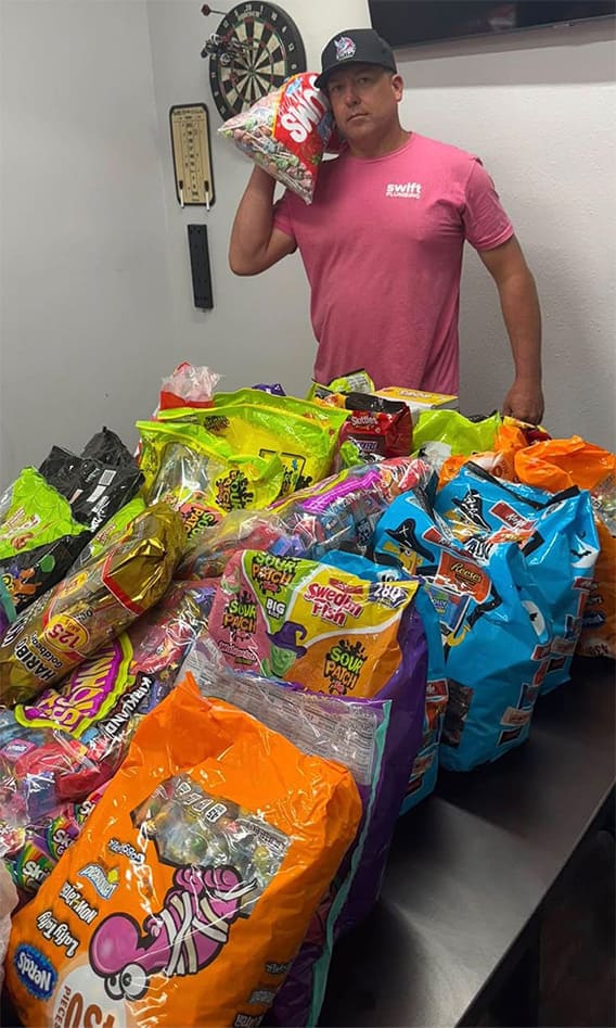 Jeff is waiting for your application while surrounded by sweet candy Jeff is waiting for your application while surrounded by sweet candy